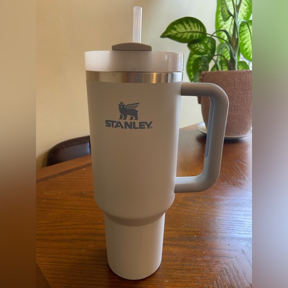 Light Blue Stanley 40 oz cup (straw protectors and cleaners included) - Picture 3 of 8